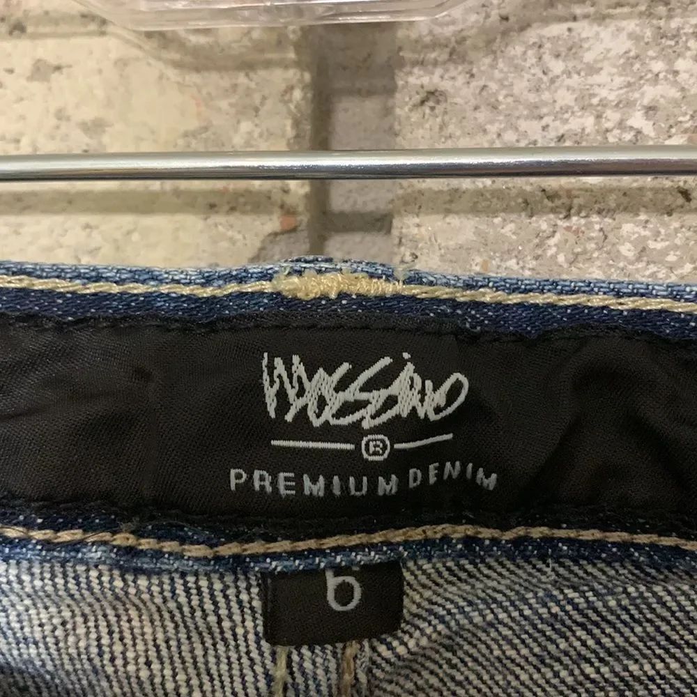 3for$20 low rise crop size 6 - Picture 2 of 4